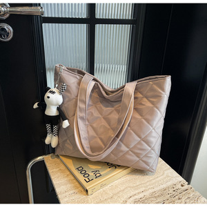 Fashionable tote bag for women in light grey with pleated texture and <b>bow</b> design - Product Image 6