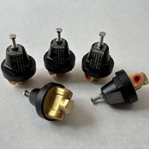 วาล์วลดแรงดันสแตนเลสและพลาสติก รุ่น New Manny 02250046-568 สำหรับอะไหล่เครื่องอัดอากาศ - Product Image 5