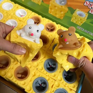 Jincan Sáng Tạo Giải nén dễ thương pho mát chuột cốc Pinch âm nhạc bóp Vent sóc cốc giảm căng thẳng Đồ chơi - Product Image 2