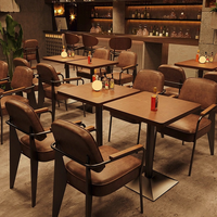 Ensemble de table et chaises de bar industrielles et commerciales, table carrée avec plateau en bois grainé, chaise de salle à manger en cuir PU pour bistrot, pub, café, restaurant