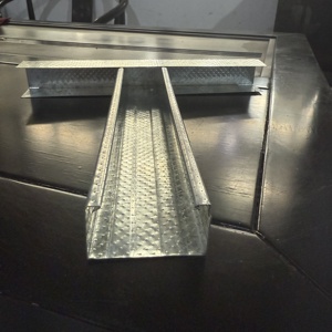 Kim loại mạ kẽm tường Stud phân vùng cd60 ud28 vách thạch cao khung thép CW UW tấm thạch cao Trần gạch Loại kim loại trần nhà - Product Image 5