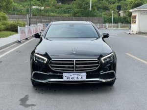 Le prix d'exportation de la <span class=keywords><strong>Mercedes</strong></span>-Benz Classe <span class=keywords><strong>E</strong></span> <span class=keywords><strong>E</strong></span> <span class=keywords><strong>300</strong></span> L Luxury Professional essence <span class=keywords><strong>2023</strong></span> d'occasion est bas - Product Image 2