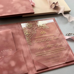 Invitation de <span class=keywords><strong>mariage</strong></span> en velours <span class=keywords><strong>rose</strong></span> poudré avec insert en acrylique gravé, folio de luxe en terre cuite pour suite romantique bohème désert chic - Product Image 2