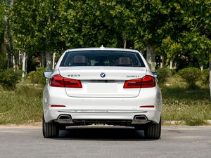 2020款宝马5系525Li豪华版左驾汽油动力中型轿车，配备真皮座椅和单天窗 - Product Image 4