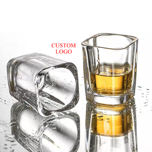 Schwere Basis <span class=keywords><strong>2</strong></span> Unzen 60ml quadratisches Mini-Whisky glas, dicke untere Schnaps gläser für Liquor Tasting Custom Logo Barware Großhandel - Product Image 1
