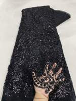 Schwarzer, schwerer, paillettenbesetzter, perlenverzierter, kordelverzierter Spitzen-Mesh-Netzstoff mit Perlen und Blumenmuster, gewellter Brautkleidstoff, Meterware, auf Lager