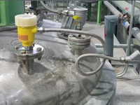 Prix usine OEM Anti-corrosion radar Type Ash Silo Transmetteur de niveau sans fil 120m avec système d'affichage jauge de niveau radar Dn80