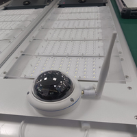 Lampadaires solaires LED intégrés étanches IP66 de 100 watts pour extérieur avec caméra CCTV