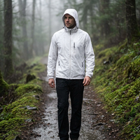 Veste coupe-vent imperméable pour homme, en polyester, à capuche, légère, pliable, avec pochette de transport, pour la randonnée, les voyages et les activités de plein air