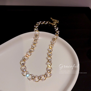 Collar <span class=keywords><strong>con</strong></span> diamantes <span class=keywords><strong>de</strong></span> imitación chapados en <span class=keywords><strong>oro</strong></span> <span class=keywords><strong>de</strong></span> 18K, Gargantilla corta <span class=keywords><strong>con</strong></span> perlas blancas brillantes, Y2K - Product Image 4
