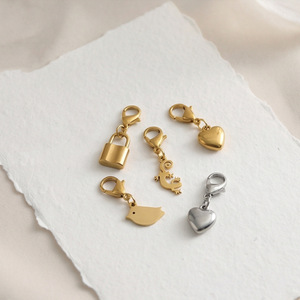 Colgante con cierre de langosta en forma de corazón de oro y plata para la fabricación de pulseras, accesorio de joyería de acero inoxidable al por mayor - Product Image 4