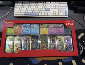 Version américaine Pokémon Prismatic Evolutions 8 mini-boîtes en carton avec cartes promotionnelles Stock US 100% authentique pour les 14 ans et plus - Product Image 1