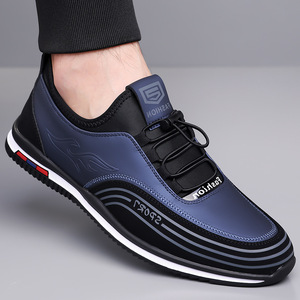 Chaussures de marche pour hommes, bout rond, tige synthétique, semelle extérieure en caoutchouc antidérapante, couleur unie, style sport, logo embossé - Product Image 3