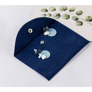 Sacs à bijoux en microfibre velours bleu foncé personnalisés avec logo estampé, fermeture à bouton, vente en gros - Product Image 1
