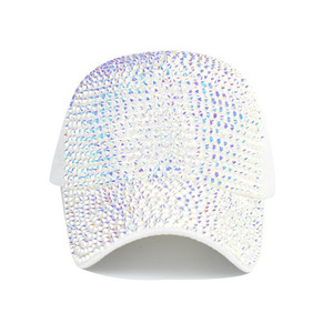 Gorra de Béisbol con Pedrería Blanca y Rosa, Hecha a Mano, con Parte Superior en Forma de Domo, Moderna - Product Image 4