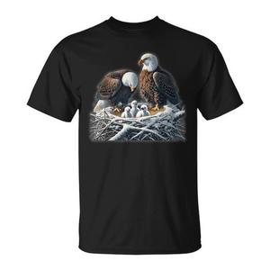 T-shirt Famille d'aigles chauves avec trois poussins dans le nid - Product Image 1