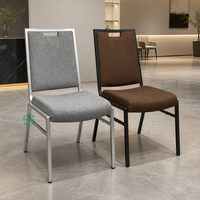 Chaise de banquet à structure métallique robuste, siège en mousse haute densité, chaise de salle à manger moderne pour hôtel avec dossier et poignée, empilable