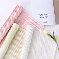 Bouquet de papier d'emballage en nid d'abeille amélioré de taille personnalisée, papier d'art imperméable pour doublure intérieure, papier d'emballage à fleurs fraîches florales