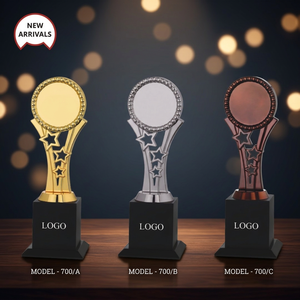 POOJA GIFT CORPORATION Trofeo Deportivo de Metal Fundido a Presión Modelo 700/B con Diseño de Estrella Grabada para Ganadores, 3 Colores, Portátil - Product Image 1