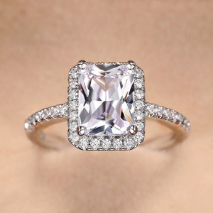 Anello di fidanzamento con diamante coltivato in laboratorio F1816, taglio a cuscino, stile classico, gioiello da donna - Product Image 2