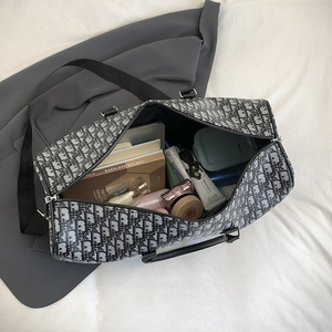 Sac de voyage fourre-tout tendance en PU, grande capacité (20-35L), imperméable, avec fermeture éclair, monogramme, style <span class=keywords><strong>euro</strong></span>-américain, avec bandoulière pour bagage à main - Product Image 6