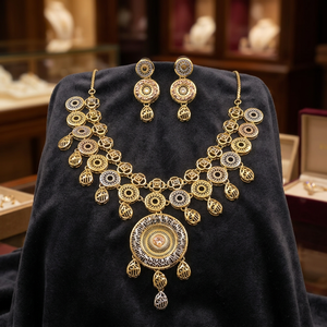 Colliers courts plaqués or 3 tons en gros, bijoux de mode, colliers or multicolores, bijoux 3 tons, ensemble de bijoux tricolores. - Product Image 2