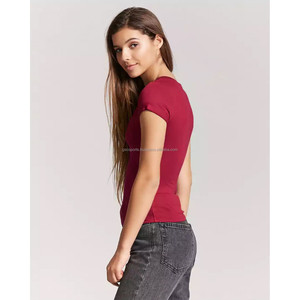 Camiseta roja con cuello en V profundo para mujer, ropa con colores atractivos y logotipo personalizado y servicio de impresión de diseño a precio barato - Product Image 3