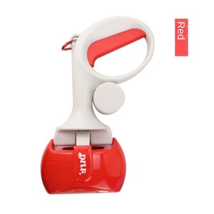 Premium Dayanıklı Plastik Taşınabilir Tek Tıkla Kullanılan Evcil Hayvan Dışkı Küreği, Ergonomik Saplı ve Entegre Poşet Tutucu ile Köpekler İçin Açık Hava Yürüyüşleri - Product Image 6