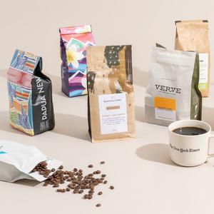 Bolsas de café negras mate con diseño personalizado, embalaje de granos de café reciclables de grado alimenticio, refuerzo lateral con válvula de desgasificación - Product Image 2
