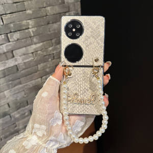 Nuevos diseños Patrón de serpiente Funda para teléfono móvil con correa de cadena de perlas para <span class=keywords><strong>Huawei</strong></span> <span class=keywords><strong>P50</strong></span> <span class=keywords><strong>Pocket</strong></span> S para Samsung Z Flip 4 5 6 W24 - Product Image 4