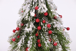 Albero di Natale Artificiale Mini Floccato con Bacche Rosse per Interni, Centrotavola Decorativo per le Festività - Product Image 5