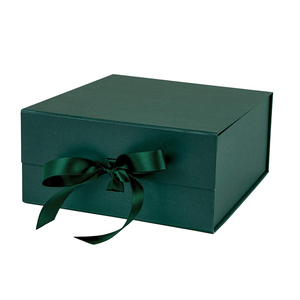 Newest Fashion Magnetic Closure Green Cardboard Paper Wedding Gift Box Packaging With Ribbon For Party Birthday