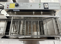 Mini 220v/50-60hz électrique Double rangée beignet friteuse entièrement automatique Double rangée beignet fabricant pour la farine et le lait nouvel état