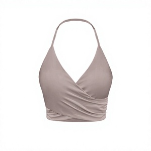 Sujetador deportivo halter con cuello en V profundo para mujer, diseño sin costuras con torsión, soporte medio, top de color liso, spandex y poliéster - Product Image 1