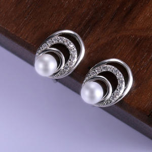 Elegantes Pendientes de Perlas para Mujer, Chapados en Rodio, Perlas de Imitación, Diseño Geométrico, Joyería de Moda para Bodas, Estilo Clásico - Product Image 3