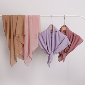 Nouveau style de foulard musulman pour <span class=keywords><strong>homme</strong></span> en mousseline de soie perlée, de haute qualité, orné de pierres thermocollées, motif branche d'olivier, <span class=keywords><strong>90</strong></span> cm², pour diffusion en direct transfrontalière - Product Image 3