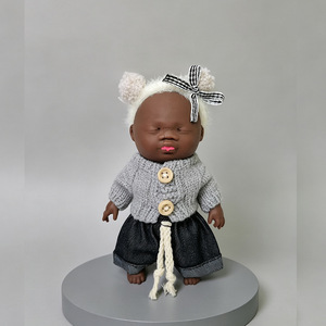 Grande poupée sensorielle en caoutchouc noir souple anti-stress, jouet à presser mignon et doux, petit cadeau Natasha - Product Image 3