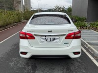 Nissan Sylphy 1.6XV CVT Automatique Premium Berline d'occasion 2018, Conduite à Gauche, Jantes R16, Tapis en Tissu, Moteur Essence 1.6L, Voiture Familiale Compacte Économique