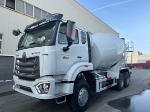 Camion <span class=keywords><strong>Betoniera</strong></span> Howo NX 6x4 10m³ di Alta Qualità Marca Camoins, 371 CV, per il Mercato Africano - Product Image 1