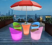 Modernes Langlebiges Wasserfestes PP-Material Outdoor-Möbelset mit Sofa und Esstisch sowie Gartenstühlen für Hotel und Wohnzimmer