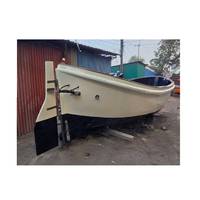 Bateau de plaisance intemporel en fibre de verre avec ponts en teck, transom, yacht de loisirs en fibre de verre, capacité de 20 à 30 personnes, banc confortable