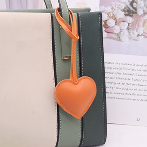 <span class=keywords><strong>Portachiavi</strong></span> a Forma di Cuore in Pelle per Donne e Ragazze, Grazioso Ciondolo a Cuore per Borse, Zaini e Borsette, Accessori di <span class=keywords><strong>Lusso</strong></span> Firmati - Product Image 3