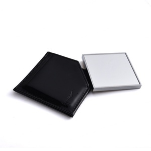 กระจกแต่งหน้าพกพาทรงสี่เหลี่ยมหรูหราสีทอง ดีไซน์ทันสมัย ขายดี - Product Image 4