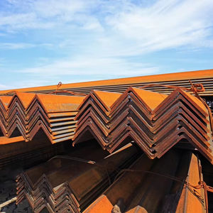 Acero Angular Laminado en Caliente Grado Equivalente a Q235 90 ° Ángulo de Acero de 45 Grados con Tamaños Estándar 50*50*5, Barra Angular de Acero Suave - Product Image 1