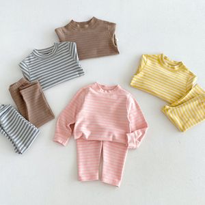 2043 가을 신상 유아 여아 스트라이프 파자마 아동 유니섹스 남아 2피스 의류 세트 도매 - Product Image 4