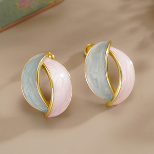 Orecchini a Perno dal Design Fresco per Donne, Accessori Minimalisti per Uso Quotidiano - Product Image 1