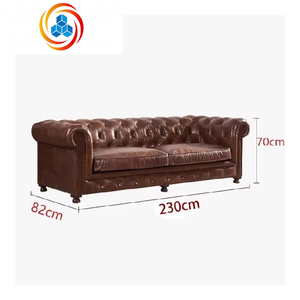 Sofá Chesterfield Moderno de Estilo Americano, Tapizado en Color Marrón, Estructura de Madera Maciza Resistente, Acolchado de Esponja de Alta Densidad, para Sala de Estar - Product Image 1