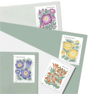 Rouleau de 100 autocollants Forever pour cartes postales, timbres-poste américains de première classe, design floral 2022, étiquettes postales - Product Image 4