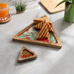 Plateau de service triangulaire en bois avec motif floral pour sandwichs et épices, style unique, dernier design, nouvelle arrivée, Ramadan, Eid - Product Image 1