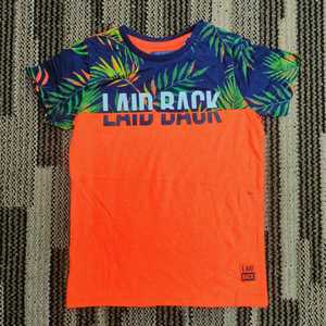 Elegante camiseta gráfica para niños Estampados de colores vibrantes Patrones únicos adecuados para fiestas de cumpleaños Eventos escolares Reuniones familiares - Product Image 4